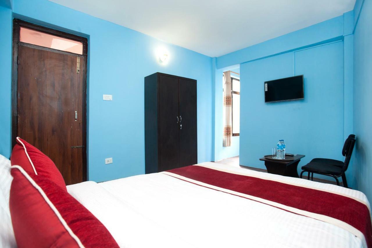 Hotel Crossroads Kathmandu Esterno foto