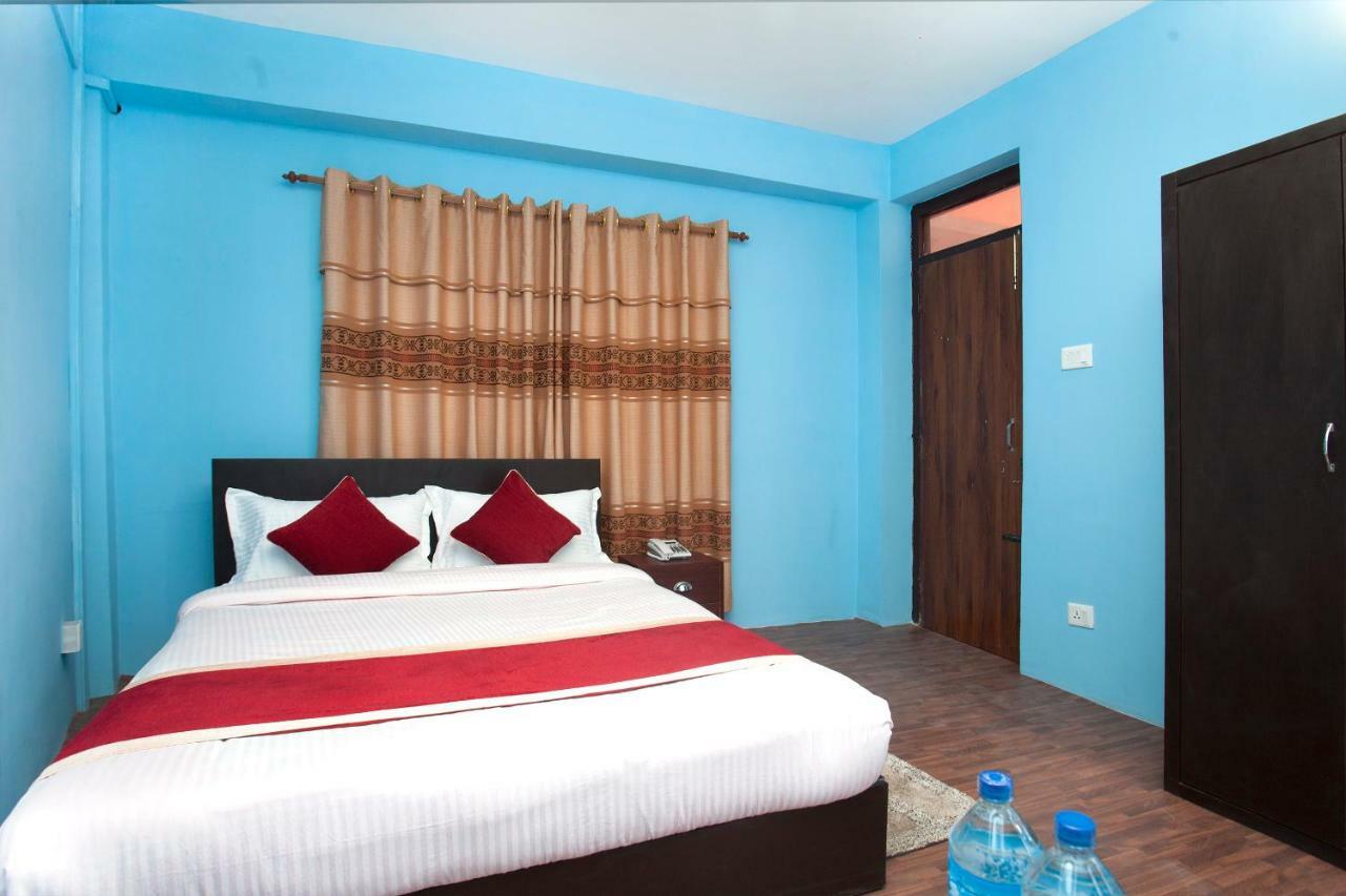 Hotel Crossroads Kathmandu Esterno foto