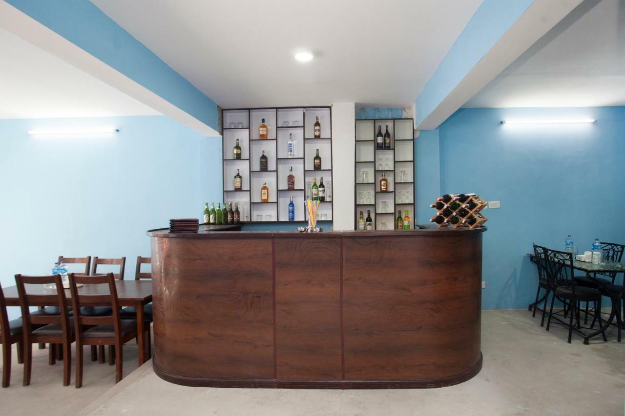 Hotel Crossroads Kathmandu Esterno foto