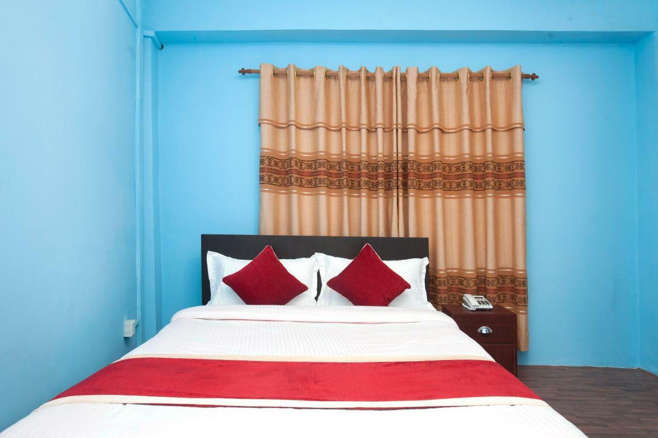 Hotel Crossroads Kathmandu Esterno foto