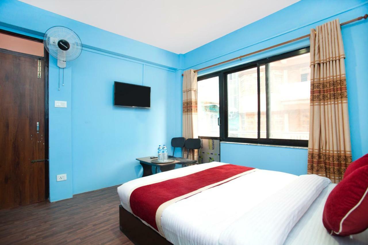 Hotel Crossroads Kathmandu Esterno foto