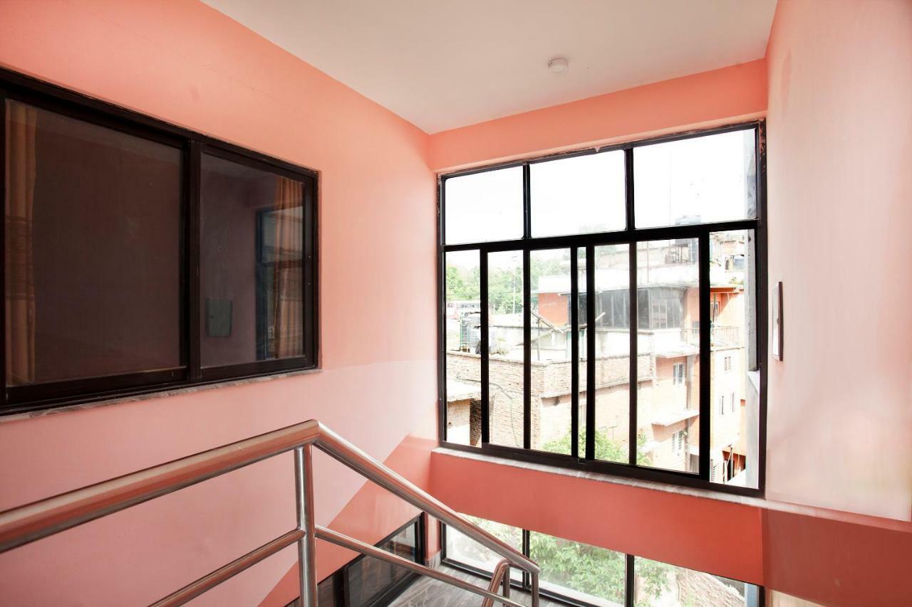 Hotel Crossroads Kathmandu Esterno foto