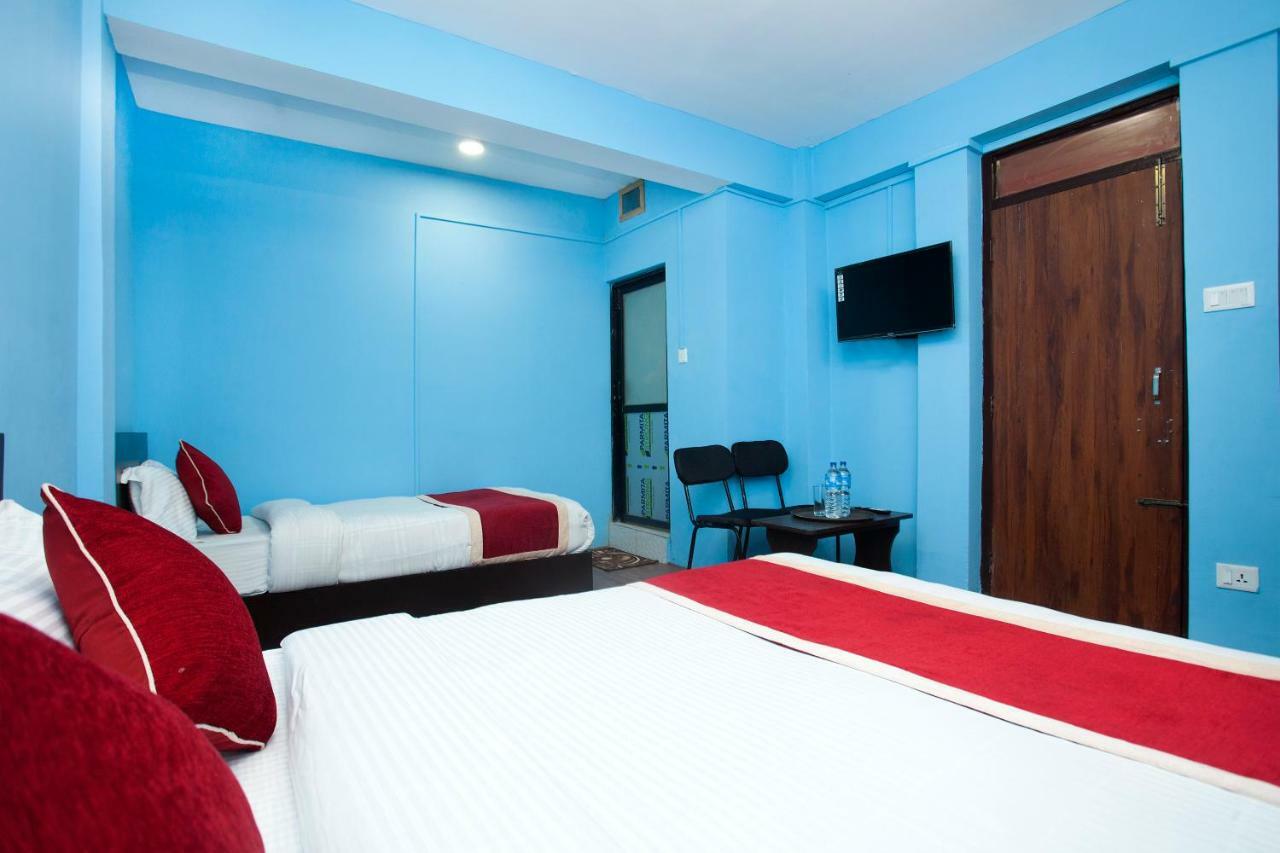 Hotel Crossroads Kathmandu Esterno foto