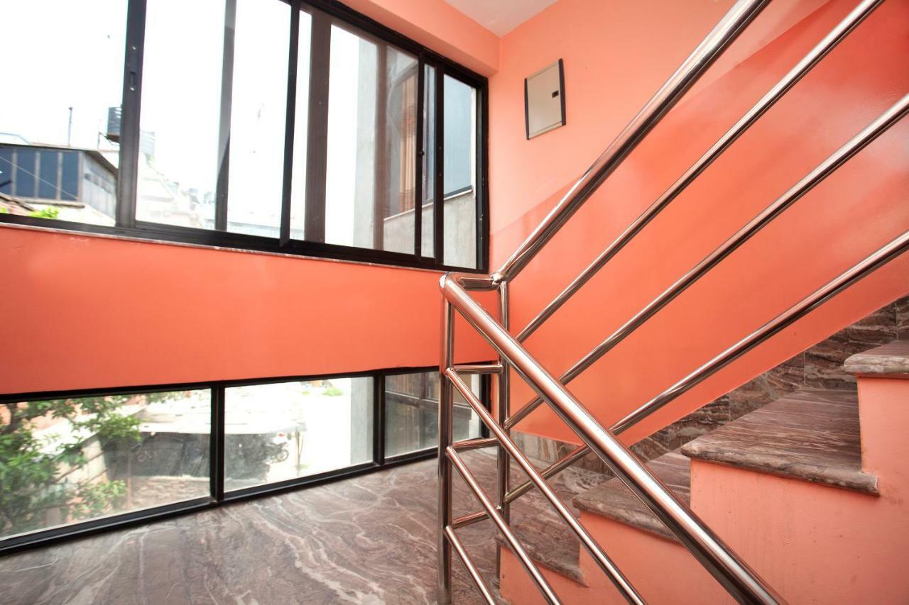 Hotel Crossroads Kathmandu Esterno foto