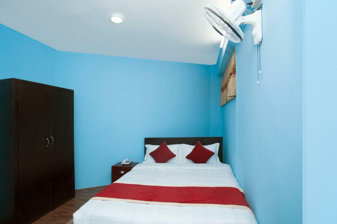 Hotel Crossroads Kathmandu Esterno foto